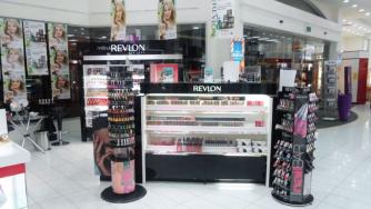 Revlon купува Elizabeth Arden