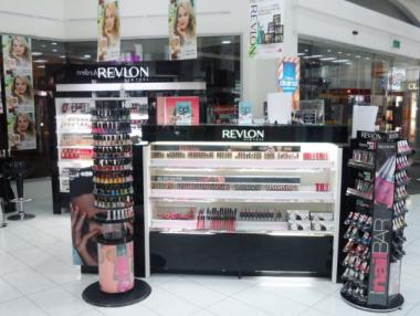 Revlon купува Elizabeth Arden