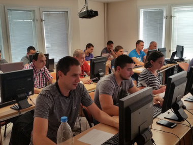 Обучават безплатно ИТ специалисти