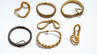 Намериха най-голямото златно съкровище от епохата на викингите