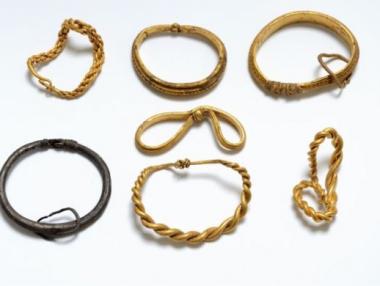 Намериха най-голямото златно съкровище от епохата на викингите