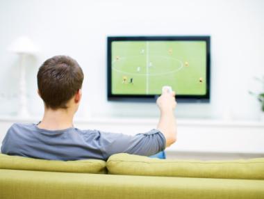 Европейците прекарват 62 дни годишно в гледане на футбол