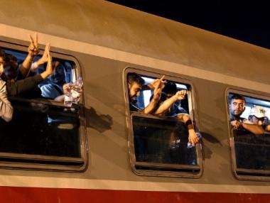 България вече връща цели влакове заради мигранти