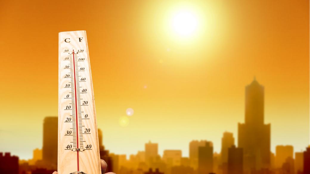 Български кмет промени работното време заради жегите