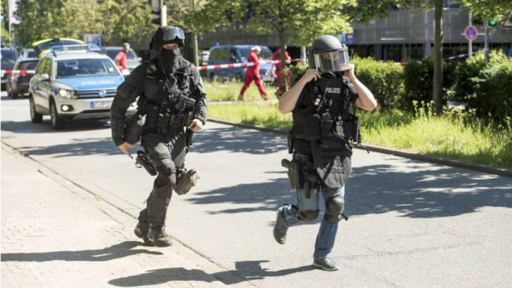 Стрелба в киносалон в Германия, десетки ранени