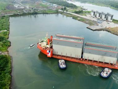 Откриват обновения Панамски канал