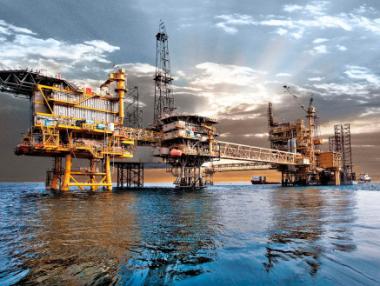 Френска компания ще разработва най-голямото петролно находище в Катар