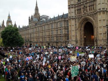 Хиляди британци на протест срещу Brexit