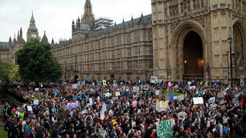 Хиляди британци на протест срещу Brexit