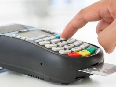 Как да използвате безопасно банковите карти при пътуване