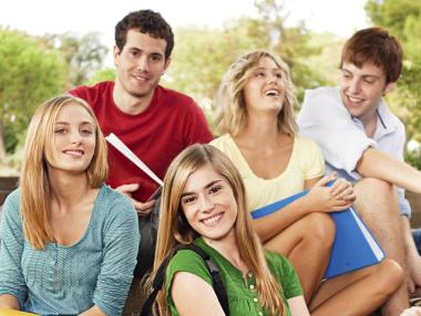 България връща 30 хил. студенти от чужбина