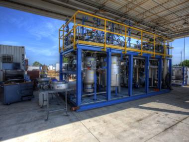 Абрамович вдига първия по рода си завод за преработка на газ