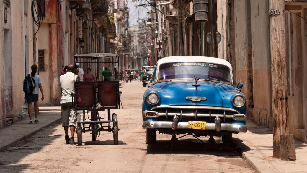 Куба намалява работните часове и употребата на електричество