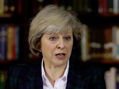 Мей извежда Великобритания от ЕС