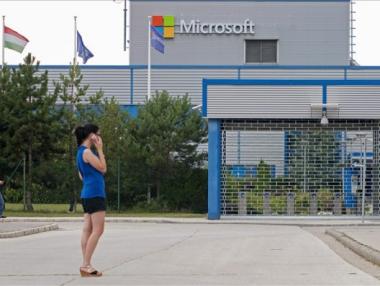 Microsoft закри завод за телефони във Финландия