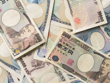 Надеждите за нови стимули отслабиха японската йена