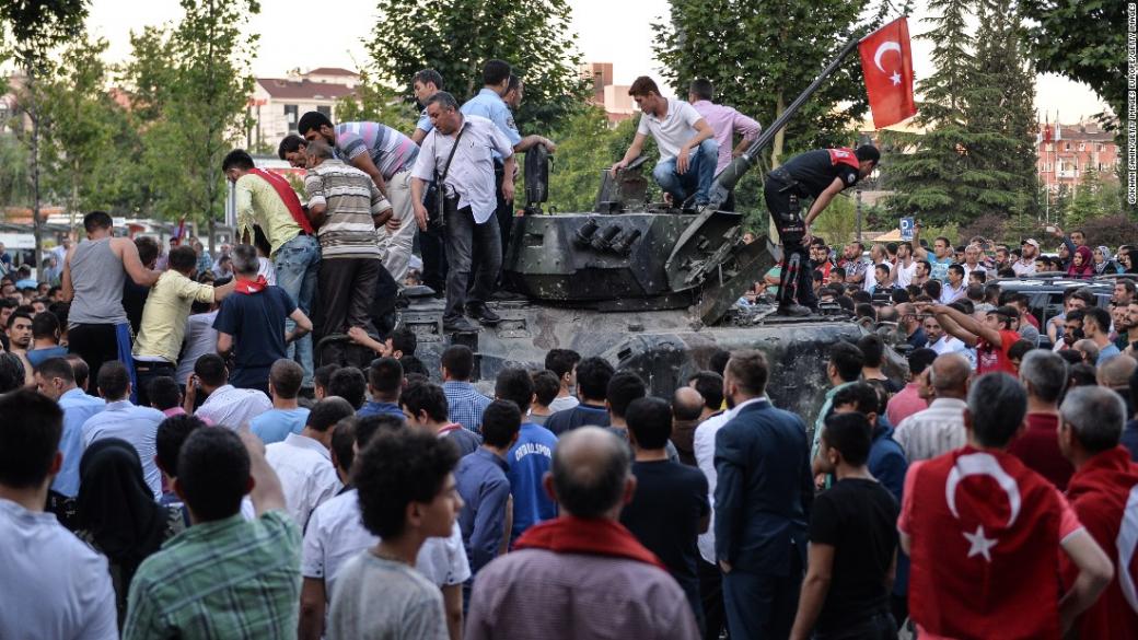 Грешката на военните и шансът на Ердоган
