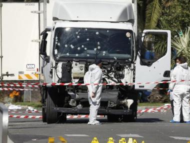 Няма връзка между атентатора от Ница и терористични мрежи