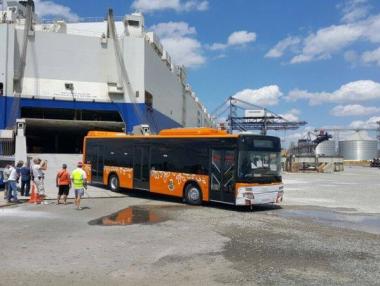 70 нови автобуса за София пристигнаха с кораб