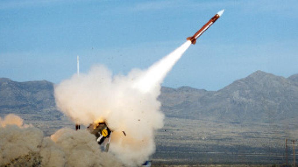 Северна Корея изстреля три нови балистични ракети