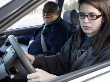 Автоинструктори искат частни фирми да провеждат шофьорските изпити