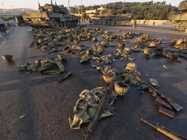 Турция забрани религиозни погребения на поддръжниците на преврата