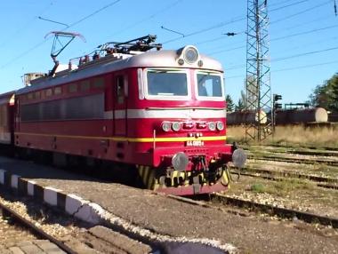 Промени в разписанието на влаковете заради недостиг на локомотиви