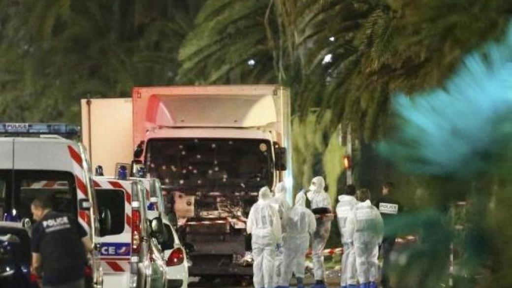 Петима са обвинени за атаката в Ница