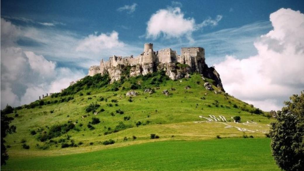 Топ 10 на най-удивителните замъци и дворци в света