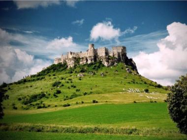 Топ 10 на най-удивителните замъци и дворци в света