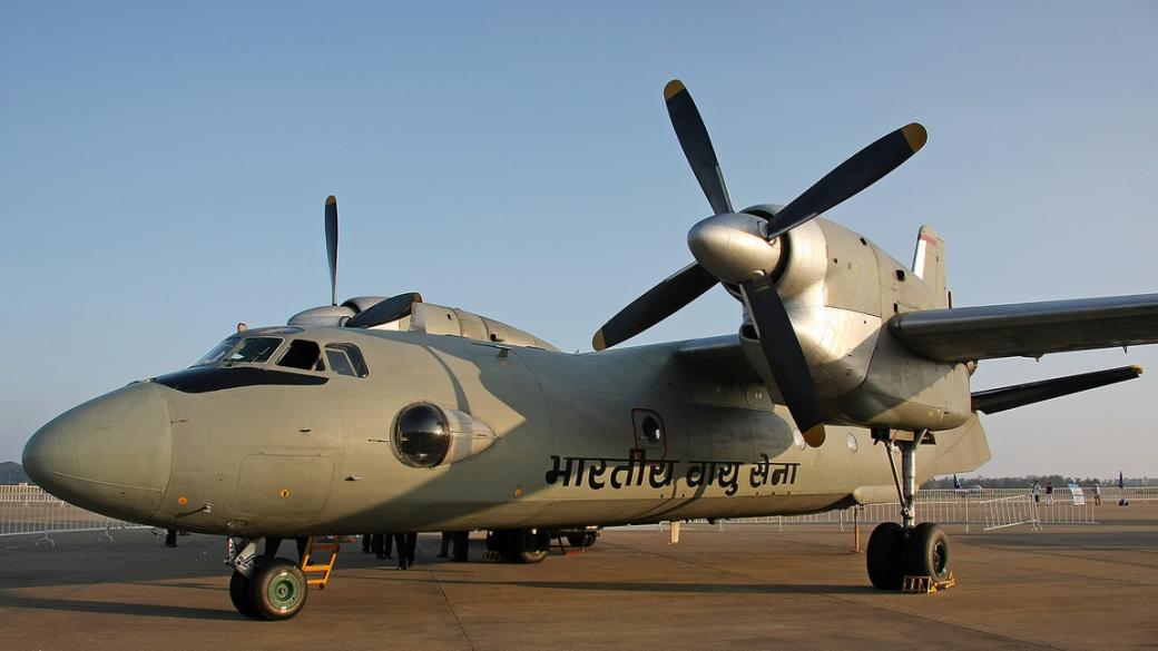 Изчезна индийски самолет с 20 души на борда