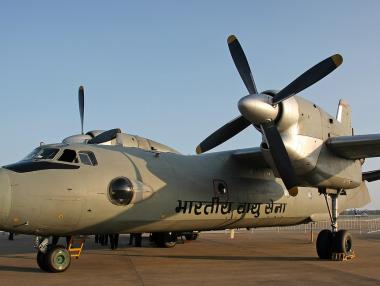 Изчезна индийски самолет с 20 души на борда