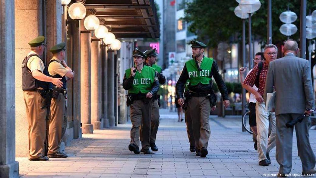 Полицията обискира жилището на стрелеца от Мюнхен
