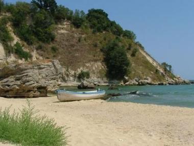 Вилно селище в Созопол предлага частен плаж, забранен за случайни туристи