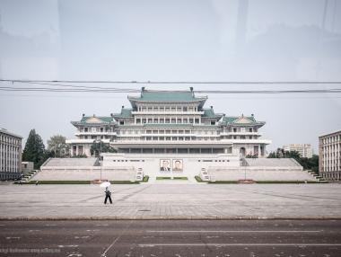 360-гpaдycoвa видeo paзxoдĸa в столицата на Северна Корея