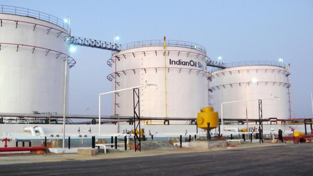 Индия слива 13 петролни компании в единна корпорация