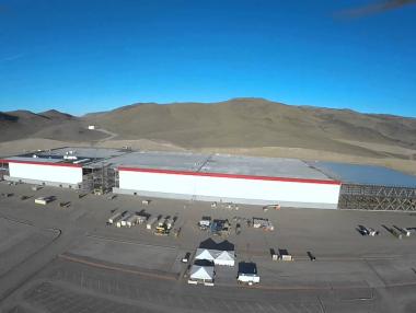 Tesla наема 10 хил. души за Gigafactory