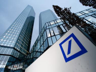Печалбата на Deutshe Bank се срина с близо 100%