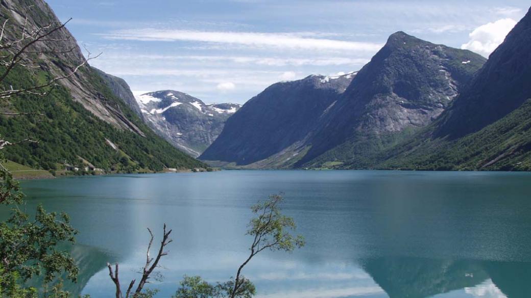 Норвегия мести държавната си граница