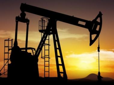 Петролът се търгува близо до 3-месечно дъно