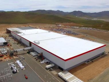 Шефът на Tesla мечтае за гигафабрики по целия свят