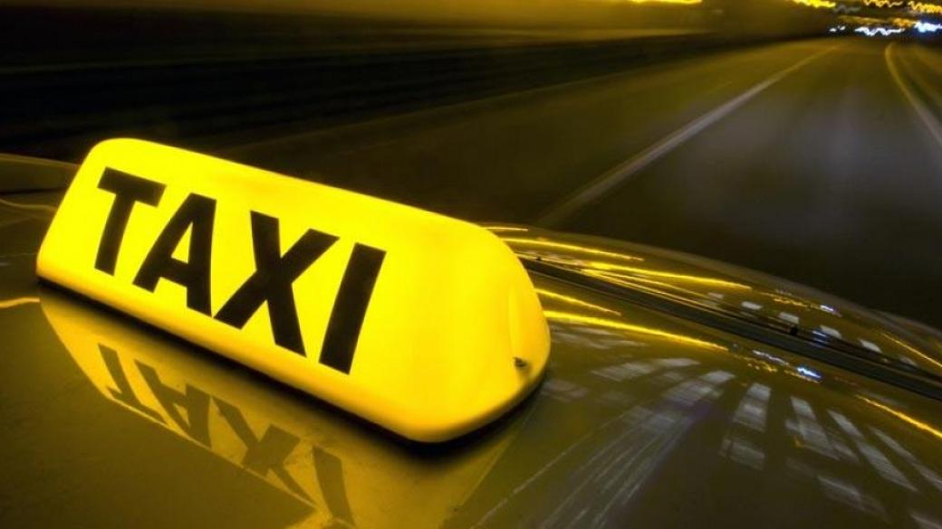 Все повече българи плащат с карта в такситата