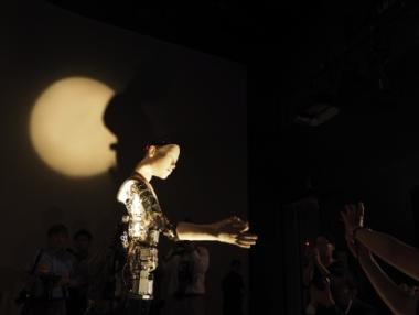 Създадоха робот, който сам програмира движенията си