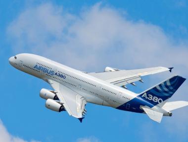 Великобритания разследва Airbus за измами