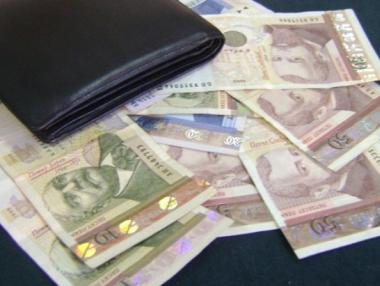 Най-високи са заплатите в далекосъобщенията, най-ниски - в хотелиерството