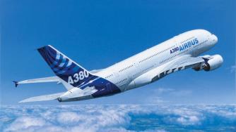 Най-големият пътнически самолет в света каца в София