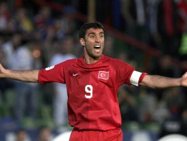 Турция арестува своя футболна легенда