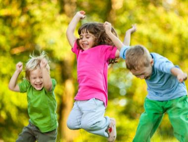 Детските пътувания вече само с договор