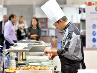 Големите вериги масово нарушават правата на работниците