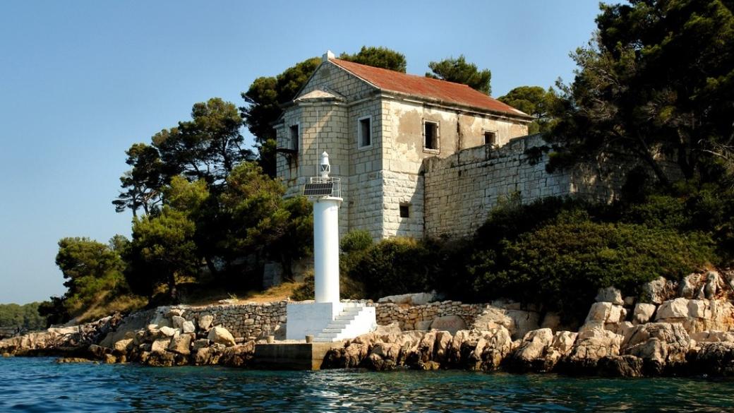 Как Хърватия разпродава островите си?